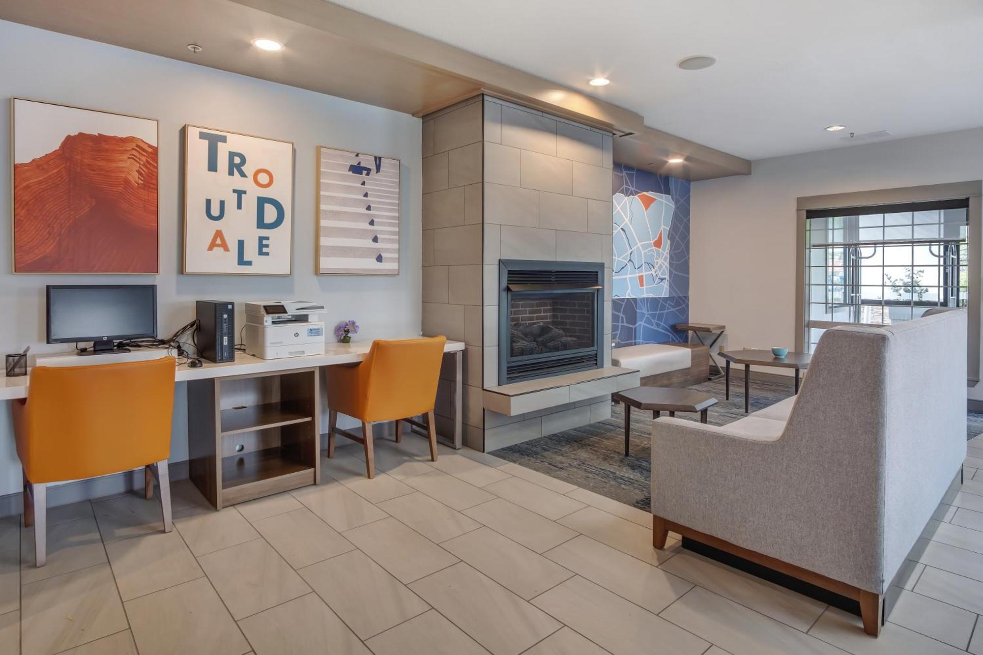 Holiday Inn Express Portland East - Columbia Gorge By Ihg Траутдейл Екстериор снимка