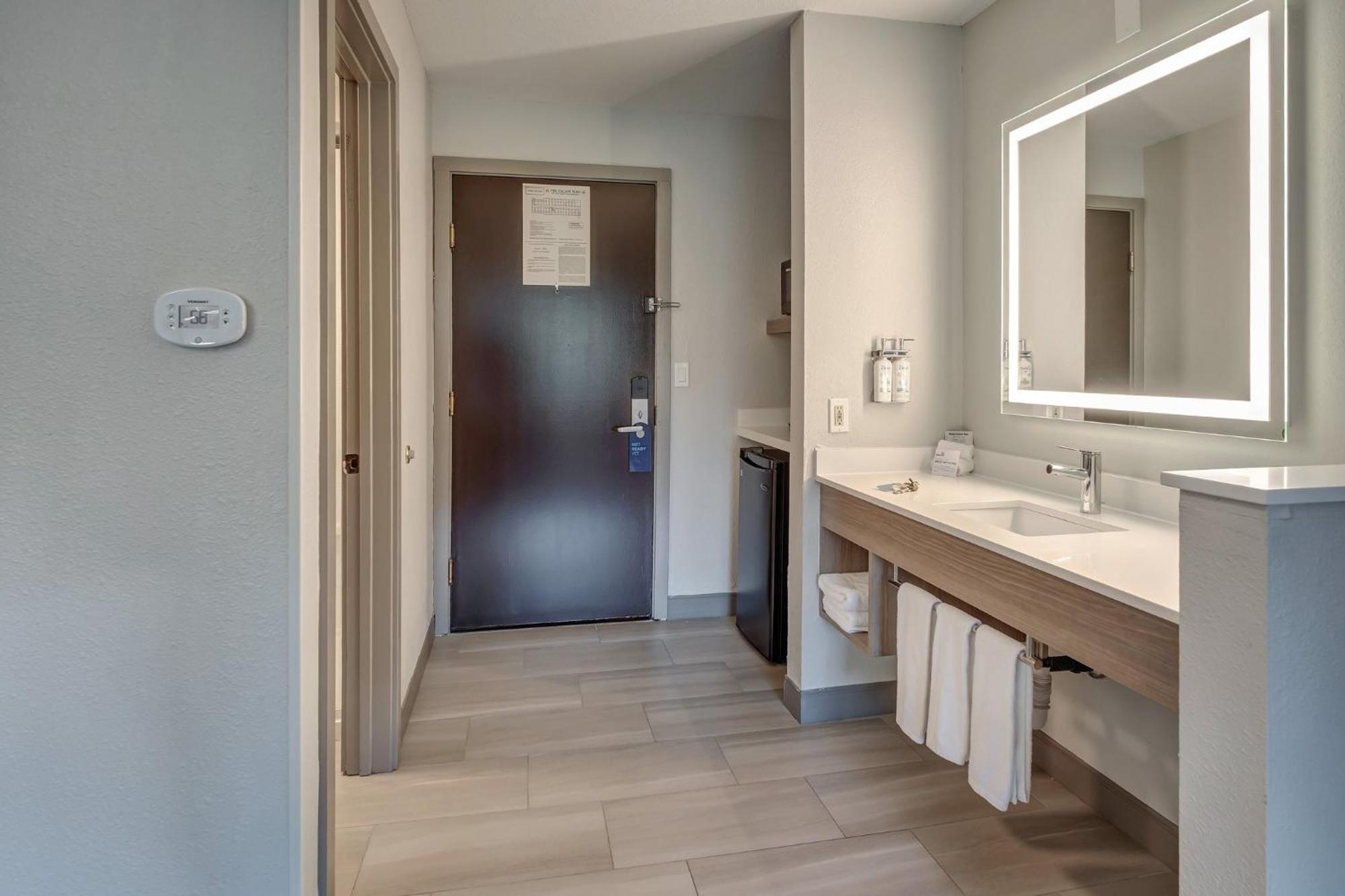 Holiday Inn Express Portland East - Columbia Gorge By Ihg Траутдейл Екстериор снимка