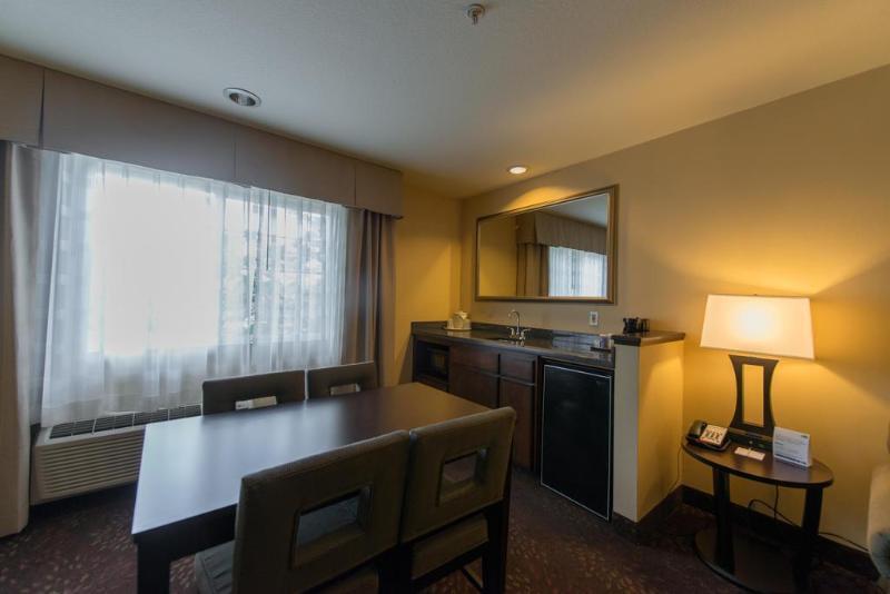 Holiday Inn Express Portland East - Columbia Gorge By Ihg Траутдейл Екстериор снимка